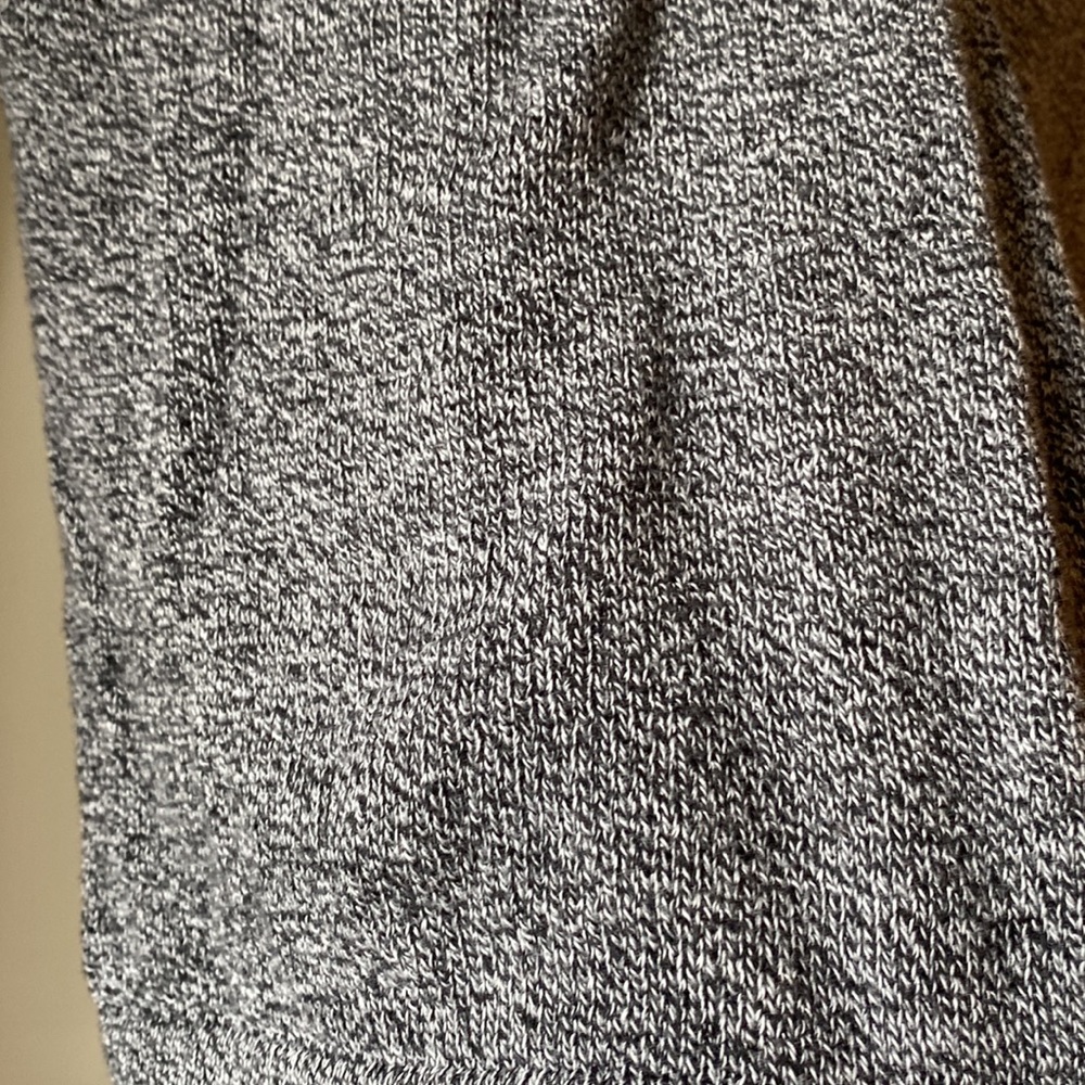 Banana Republic Sweater - Picture 5 of 6